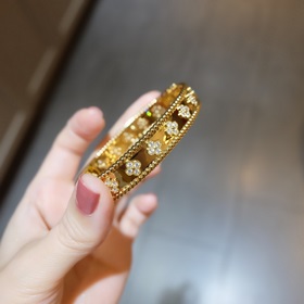 Браслет VCA Kaleidoscope. Одним словом, он должен быть изготовлен