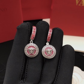 Номер FSED0014 Versace серьги-гвоздики с красными застежками