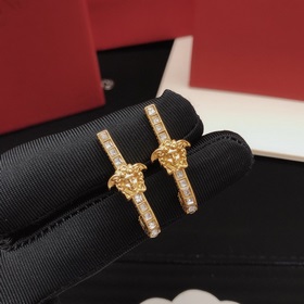 Номер FSED0005 Сережки-гвоздики Versace с бриллиантами в форме бу
