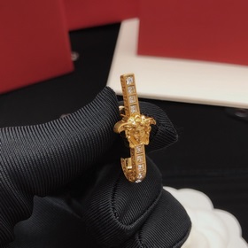 Номер FSED0005 Сережки-гвоздики Versace с бриллиантами в форме бу