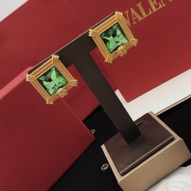 Номер FSED0010 Versace квадратные серьги с зелеными бриллиантами