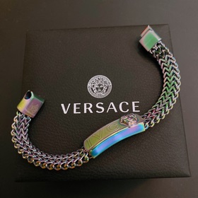 Браслет Versace с логотипом Duma. Элегантный и стильный, он однов