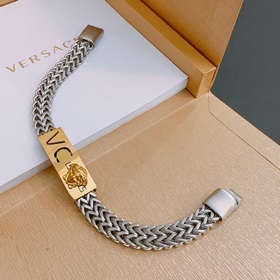 Браслет Versace с логотипом Duma. Элегантный и стильный, он однов
