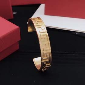 Номер FSSZ0001 Браслет Versace
