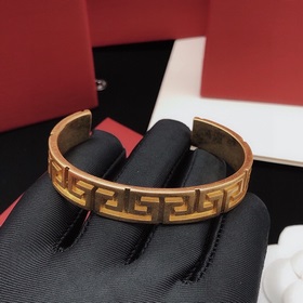 Номер FSSZ0001 Браслет Versace