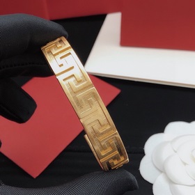 Номер FSSZ0001 Браслет Versace
