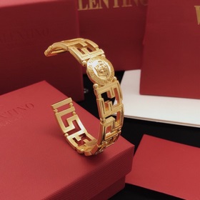 Номер FSSZ0002 Браслет Versace, золотой