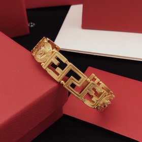 Номер FSSZ0002 Браслет Versace, золотой