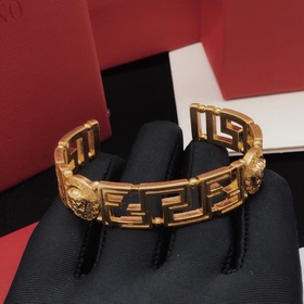 Номер FSSZ0003 Браслет Versace