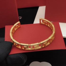 Номер FSSZ0003 Браслет Versace