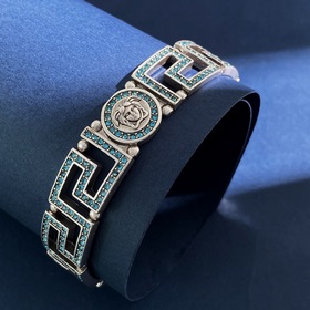 VS92 190 Versace Браслет в стиле Древней Греции с бриллиантами у