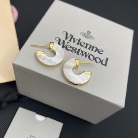 1880    Основательница Vivienne Westwood, известная среди покл