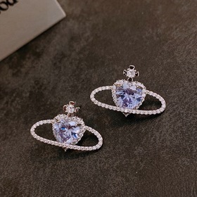 Серьги «Западная императрица» Вивьен Вествуд, известная в Китае к