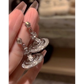 Серьги Vivienne Westwood Saturn! Британский модельер, мать панк-м