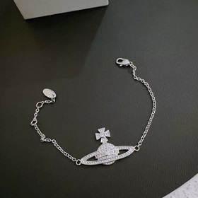 Классический браслет «Большой Сатурн» от Vivienne Westwood! Брита