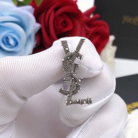 Номер YED0039 Новейшая модель YSL： серьги-гвоздики в стиле ретро,