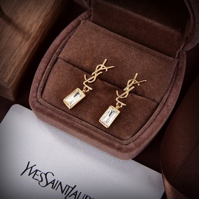 YSL Saint Laurent буквальные серьгиз оригинальной латуни. Компани