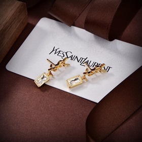 YSL Saint Laurent буквальные серьгиз оригинальной латуни. Компани