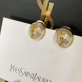 1880140  Серьги-гвоздики YSL Saint Laurent с буквами жемчужинами