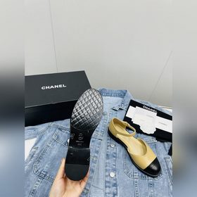 Новая модель весна-лето 2023 от Chanel — модные сандалии на толст