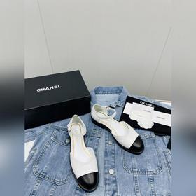 Новая модель весна-лето 2023 от Chanel — модные сандалии на толст
