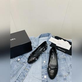 Новые балетки Chanel Это самая классическая модель Chanel, котора