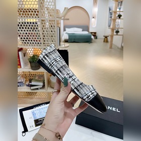 Chanel 2023 осенние новинки, туфли с двойным C-образным узором. В