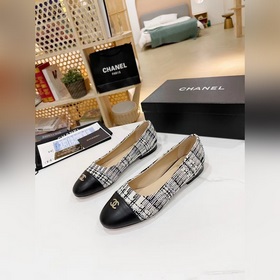 Chanel 2023 осенние новинки, туфли с двойным C-образным узором. В