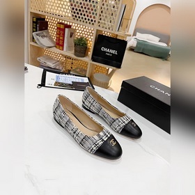 Chanel 2023 осенние новинки, туфли с двойным C-образным узором. В