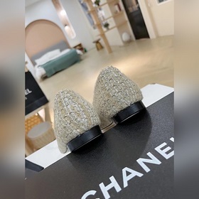 Chanel 2023 осенние новинки, туфли с двойным C-образным узором. В