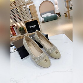 Chanel 2023 осенние новинки, туфли с двойным C-образным узором. В
