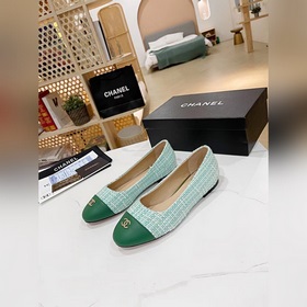 Chanel 2023 осенние новинки, туфли с двойным C-образным узором. В