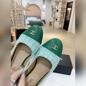 Chanel 2023 осенние новинки, туфли с двойным C-образным узором. В