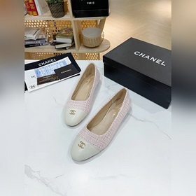 Chanel 2023 осенние новинки, туфли с двойным C-образным узором. В