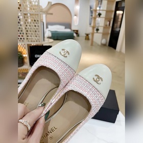Chanel 2023 осенние новинки, туфли с двойным C-образным узором. В