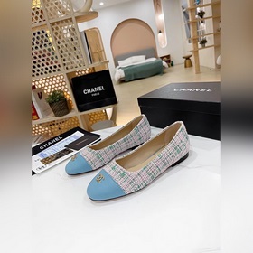Chanel 2023 осенние новинки, туфли с двойным C-образным узором. В