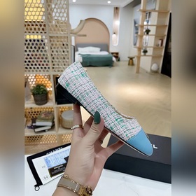 Chanel 2023 осенние новинки, туфли с двойным C-образным узором. В