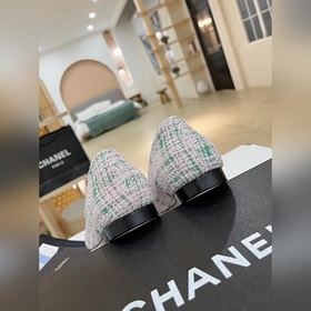 Chanel 2023 осенние новинки, туфли с двойным C-образным узором. В