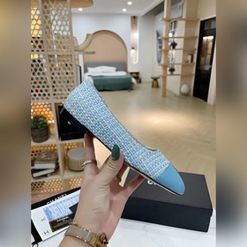 Chanel 2023 осенние новинки, туфли с двойным C-образным узором. В