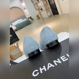 Chanel 2023 осенние новинки, туфли с двойным C-образным узором. В