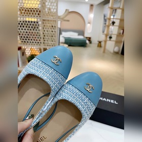 Chanel 2023 осенние новинки, туфли с двойным C-образным узором. В