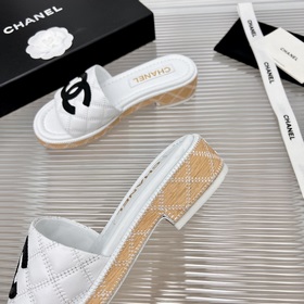 Chanel 2023 новинки на официальном сайте, синхронизированные с на