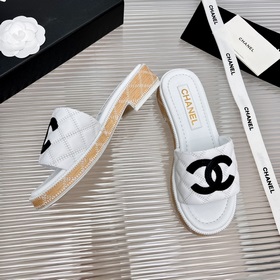 Chanel 2023 новинки на официальном сайте, синхронизированные с на