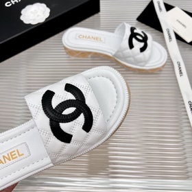 Chanel 2023 новинки на официальном сайте, синхронизированные с на