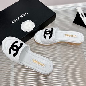 Chanel 2023 новинки на официальном сайте, синхронизированные с на