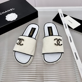 Chanel 23 осень-зима： меховые тапочки-муллер, популярная модель