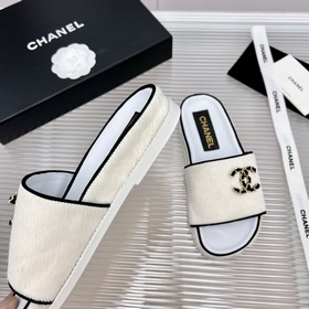 Chanel 23 осень-зима： меховые тапочки-муллер, популярная модель 