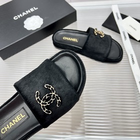 Chanel 23 осень-зима： меховые тапочки-муллер, популярная модель 