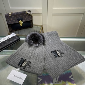 Классический комплект DIOR： шапка и шарф! Качество кашемира и кро