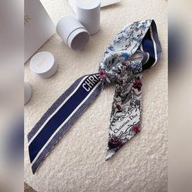 Dior создает уникальный, но в то же время знакомый образ. Очень х